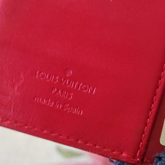 Authentic Louis Vuitton Vernis Red Agenda Cover - Picture 7 of 15